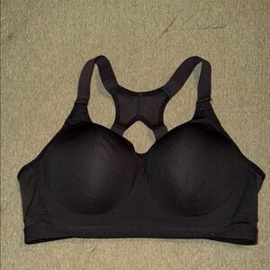 NWOT Victoria’s Secret sports bra 38D